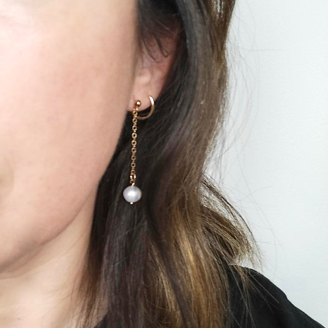 Pearl chain earrings