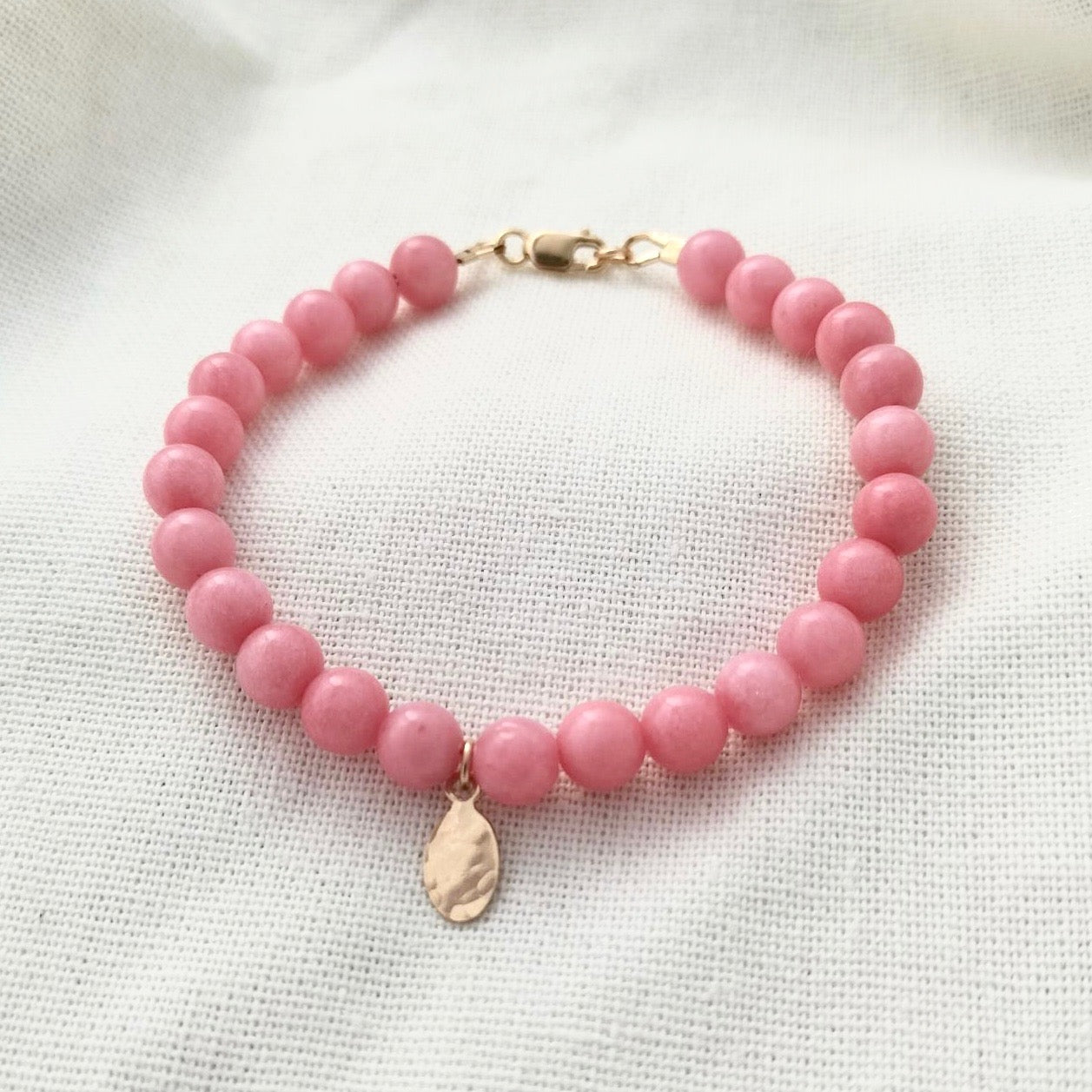 Pink jade beaded bracelet