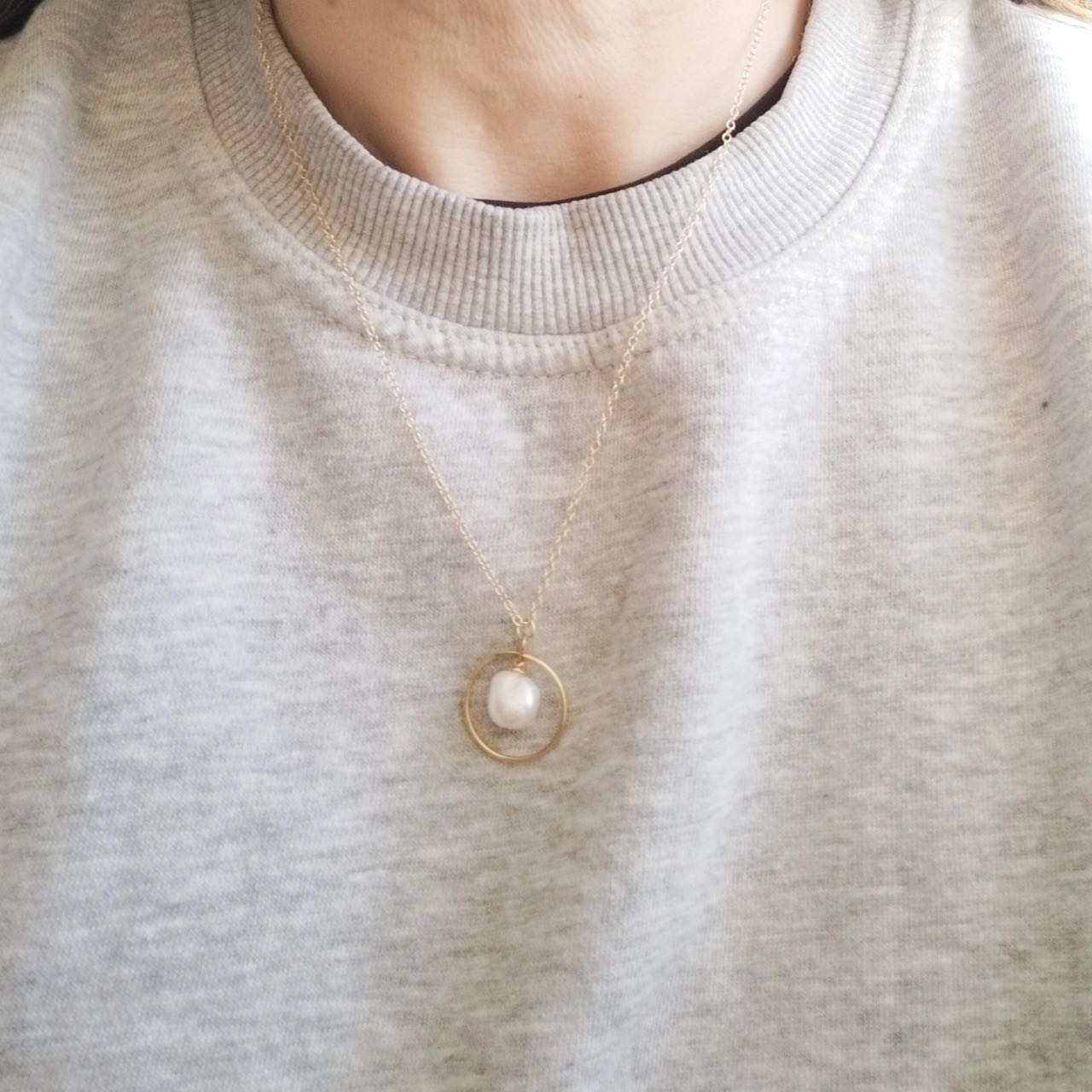 Gold Pearl & Circle necklace