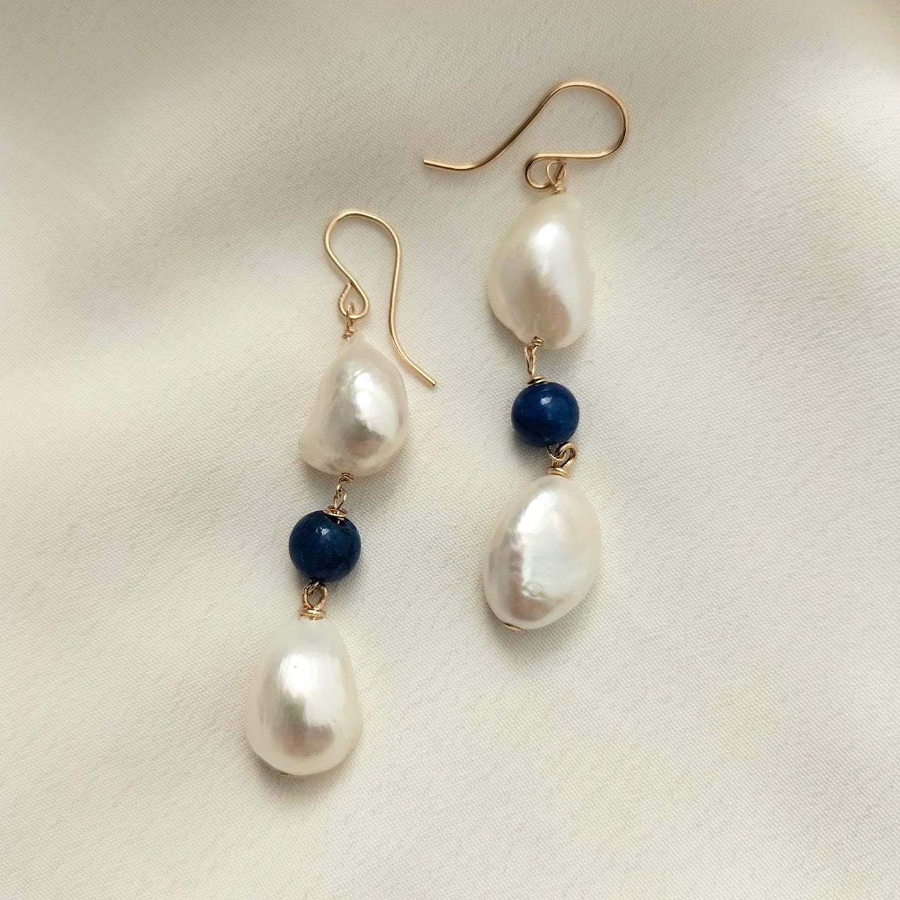 Long Pearl earrings with blue beads
