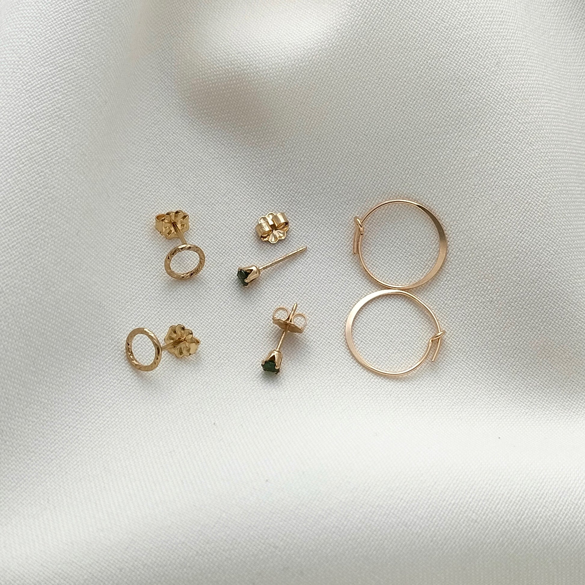 Gold Circle earring stud set